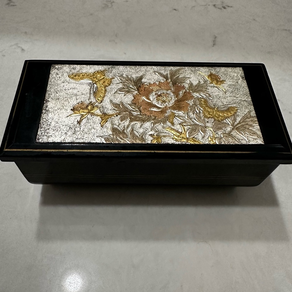 Vintage Black Lacquer Etched Floral  Music Box Jewelry Box Japan Paraganini